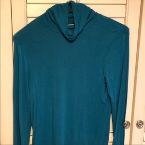 🎁NWOT Chico’s rayon blend mock neck silky top❤️LAST CCO SALE-6 HRS ONLY❤️